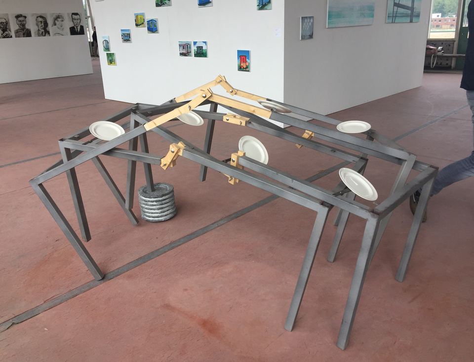 Polka, 2018, metaal, hout, porselein, beton