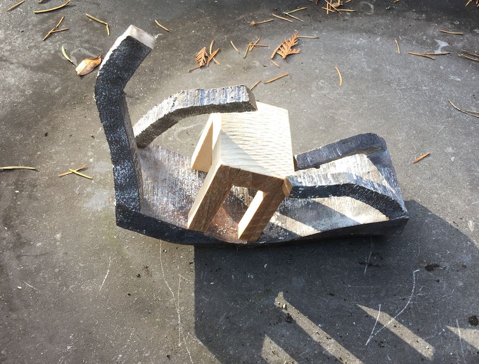 Tafel van twee, 2017, brons, hout